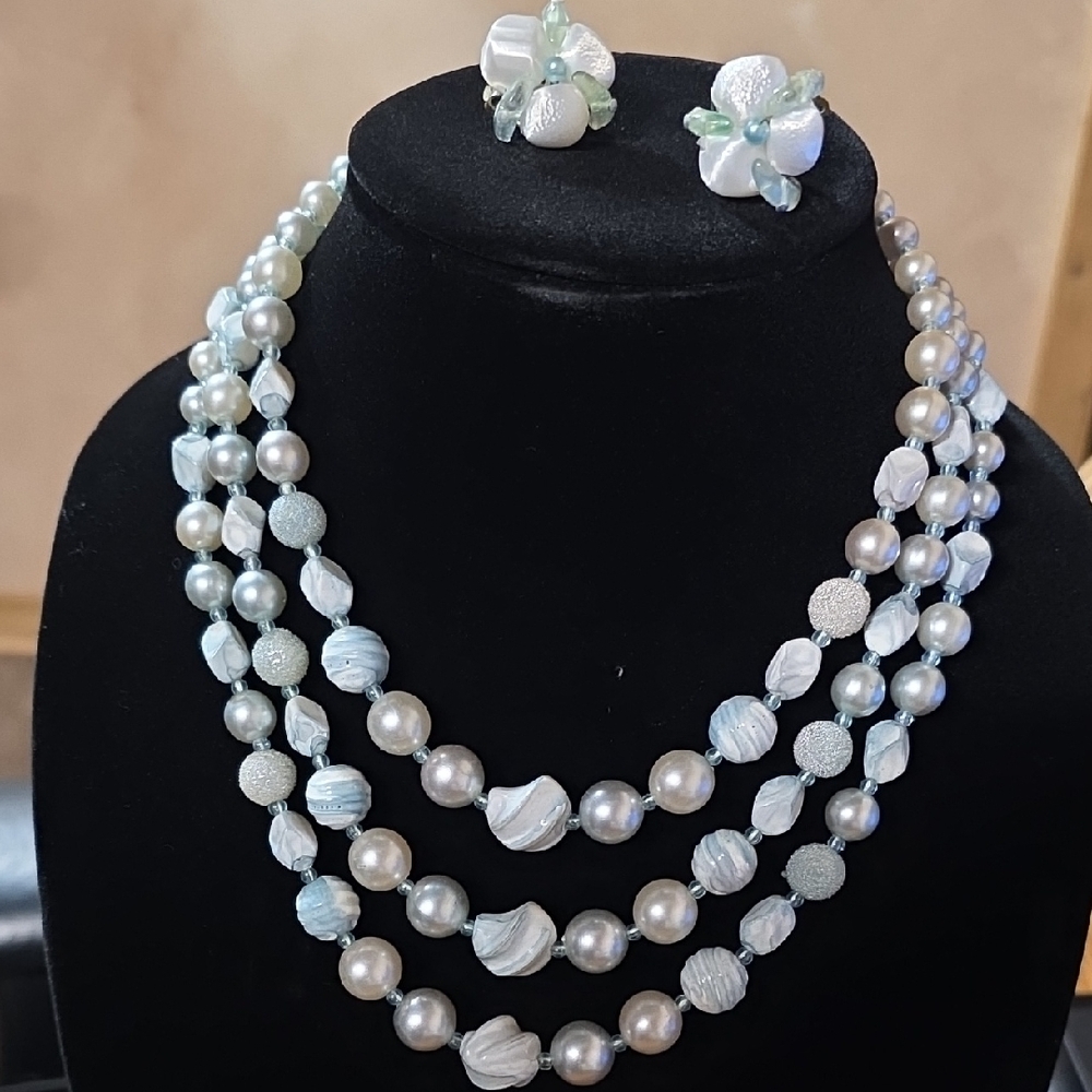 Elegant Pearl and Bead Necklace Set With Earrings